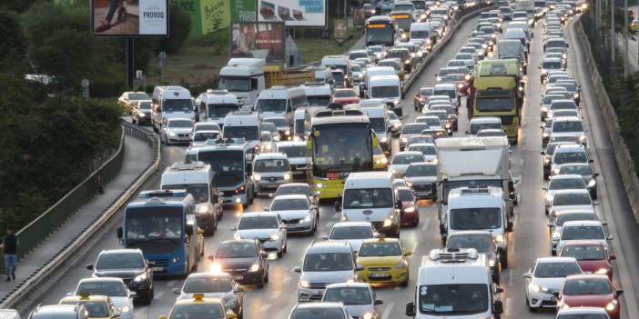 İstanbul'da haftanın ilk iş gününde trafik yoğunluğu