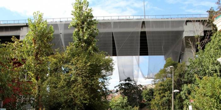 50 senelik köprüden düşen parçalara fileli önlem