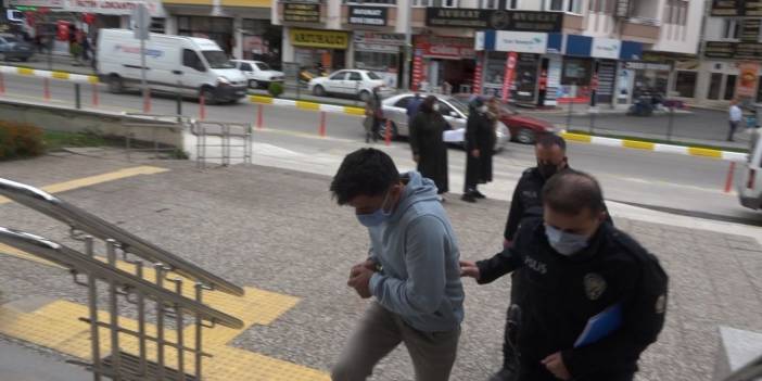 Hırsızlık için girdiği evlerde önce ev sahiplerine sonra polise yakalandı