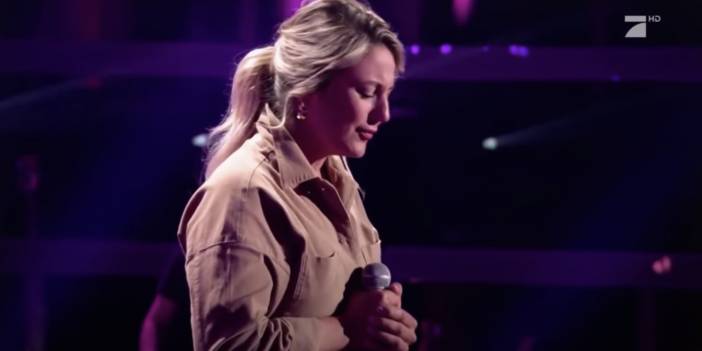 Türk yarışmacı Zeynep Avcı 'Voice of Germany'ye damga vurdu