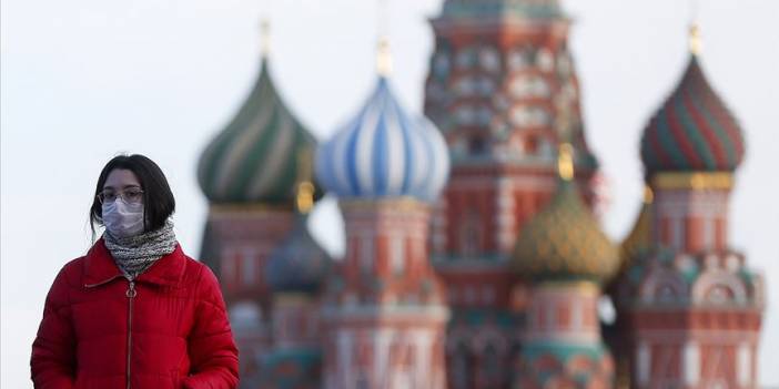 Rusya'da Covid-19 alarm veriyor: Bir günde 900 can kaybı