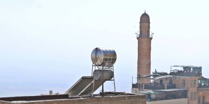 Mardin’e gelen turistler anten ve su depolarından şikayetçi