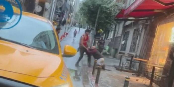 Amerikalı turist otel çalışanını sokak ortasında dövdü