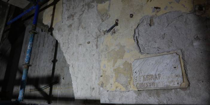 Haldun Taner Sahnesi'nin restorasyonu esnasında mimar kitabesi ortaya çıktı