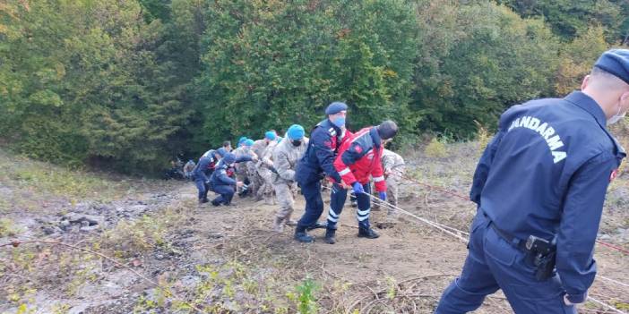 Yolcu otobüsü uçuruma yuvarlandı: 2 ölü, 14 yaralı