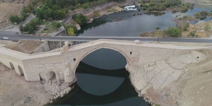 Tarihi Malabadi Köprüsü'nün yanına inşa edildi: Malabadi'nin çehresini bozuyor