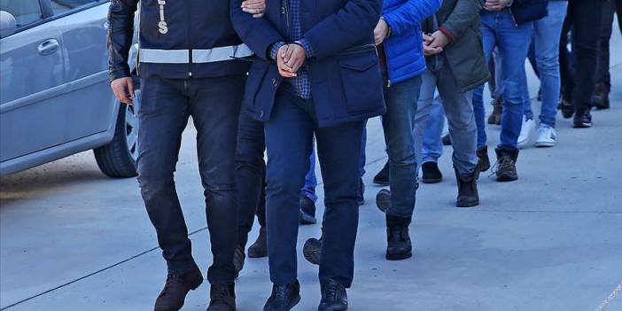 İzmir merkezli 5 ilde FETÖ operasyonu