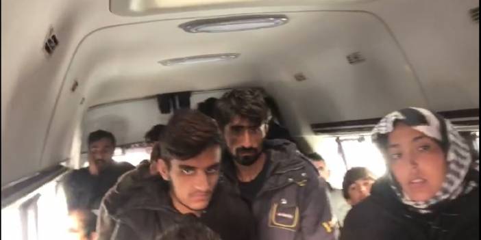 17 kişilik minibüsten, 31 göçmen çıktı