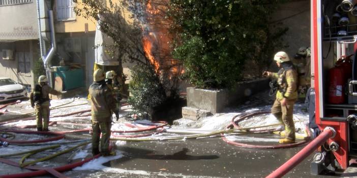 Kolonya imalathanesi alev alev yandı