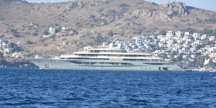 Jeff Bezos'un lüks yatı Yalıkavak'ta demirledi