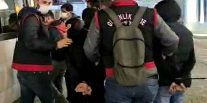 Muz yeme paylaşımı yapan 8 Suriyeli sınır dışı ediliyor