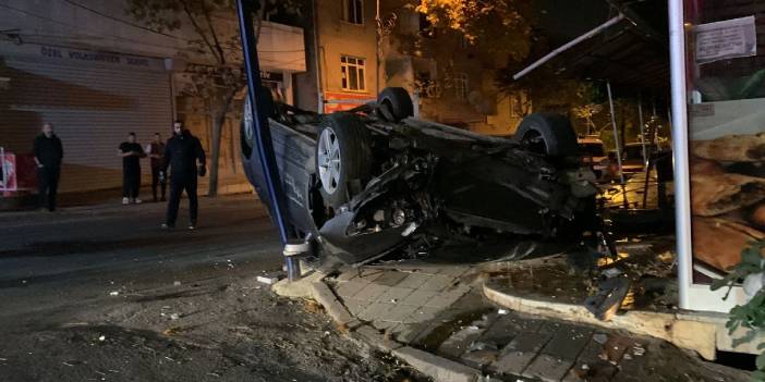 Yolda tartıştığı kişilerin üzerine otomobili sürdü: Takla attı, kaçtı