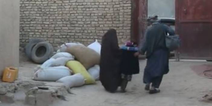 Burası Afganistan: 9 yaşındaki kızı 55 yaşındaki adama sattılar