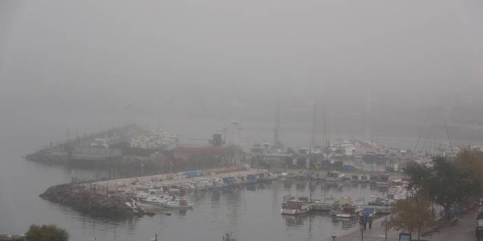 Çanakkale Boğazı sis altında kaldı: Gemi trafiği durduruldu