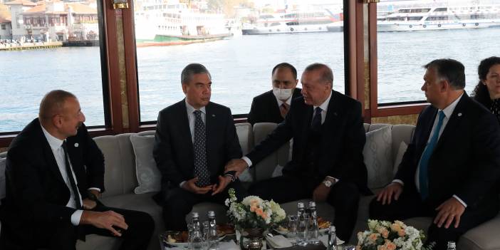 Liderler, zirve için tekneyle Demokrasi ve Özgürlükler Adası'na gidiyor