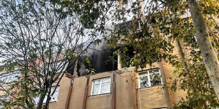 Bağcılar'da 3 katlı binada patlama