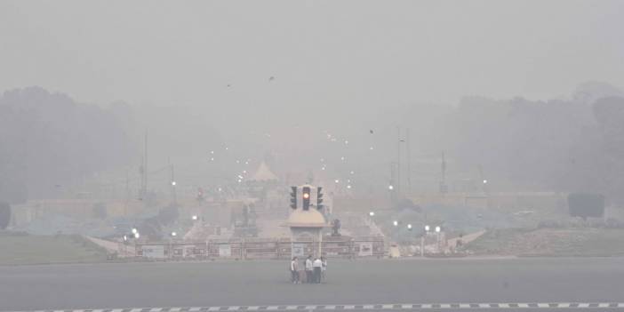 COP26'da ayak direyen ülkede şehirler nefes alamıyor
