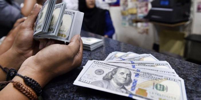 TL dikiş tutmuyor: Dolar aldı başını gidiyor