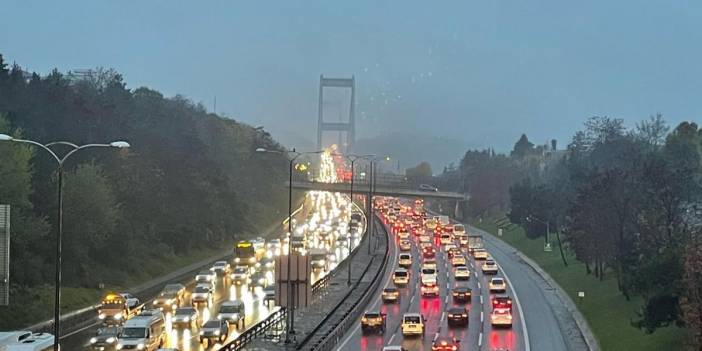İstanbul'da yağış etkisi: Trafik yoğunluğu yaşanıyor