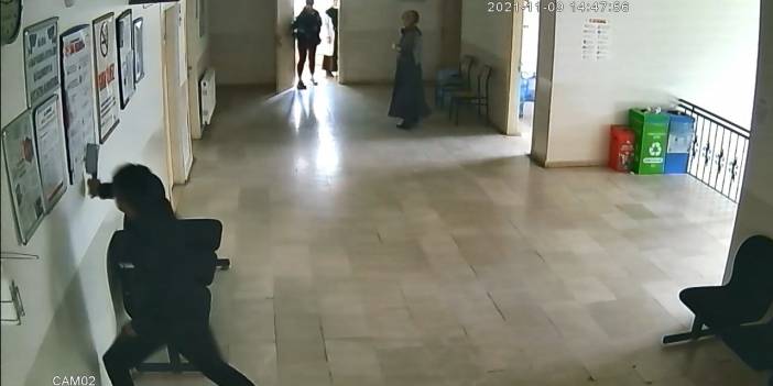Aile sağlığı merkezinde satırlı saldırgan paniği