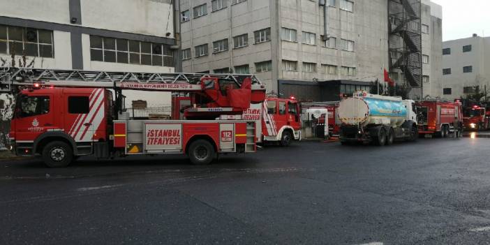 Esenyurt'ta plastik üretimi yapan fabrikada yangın