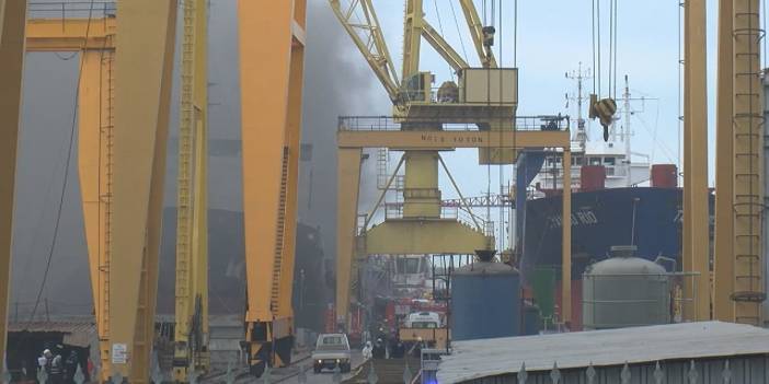 Tuzla'da tersanedeki gemide yangın