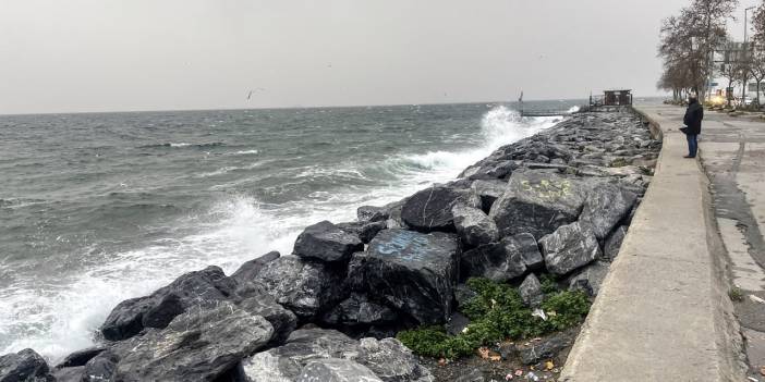 İstanbul'da rüzgarın hızı 105 km ölçüldü