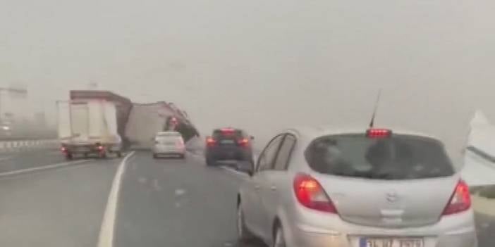 Lodos, Çatalca'da TIR'ları devirdi