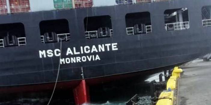 Beylikdüzü'nde bir gemi liman içerisinde karaya oturdu