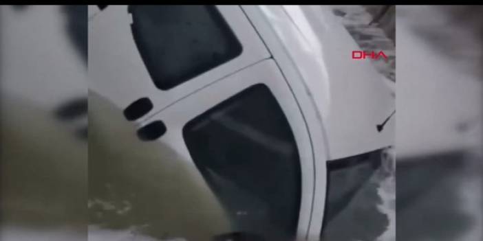 Büyükçekmece'de park halinde aracı dev dalgalar suya uçurdu