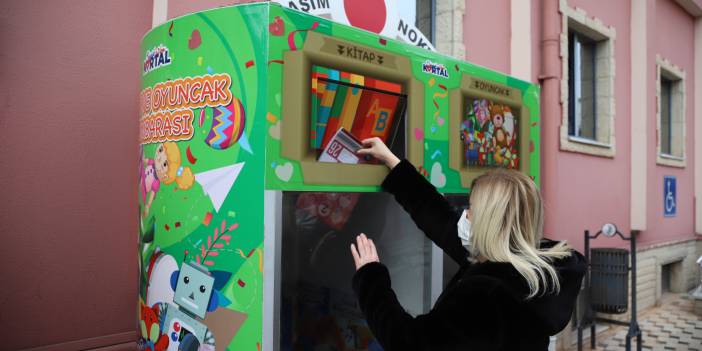 Kartal Belediyesi’nden çocuklara ‘Kitap ve Oyuncak Kumbarası’