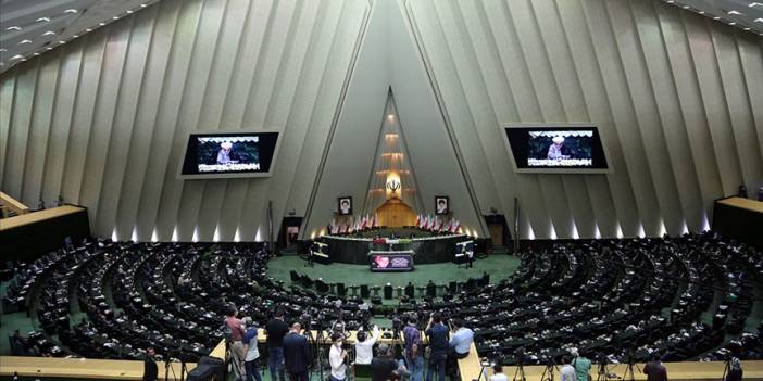 İran Parlamentosu'nda yangın