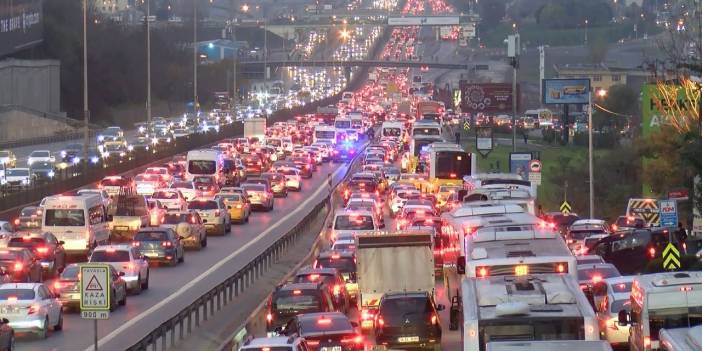 Haftanın ilk iş gününde trafik yoğunluğu