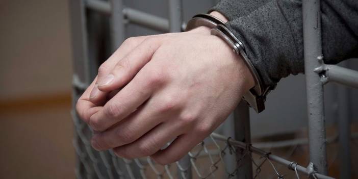 İzmir'de iki öğrenciyi taciz ettiği iddia edilen öğretmen, tutuklandı