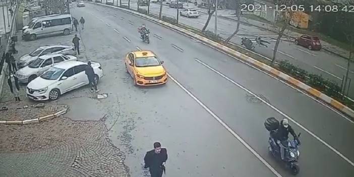 Motosiklet yayaya çarptı: 2 yaralı