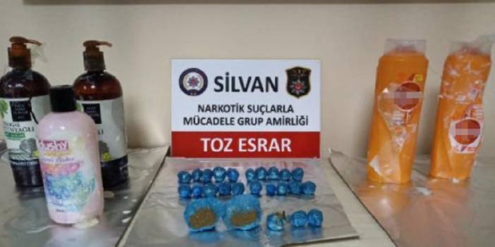 Sıvı sabun ve şampuan kutularından esrar çıktı: 2'si öğretmen 3 gözaltı