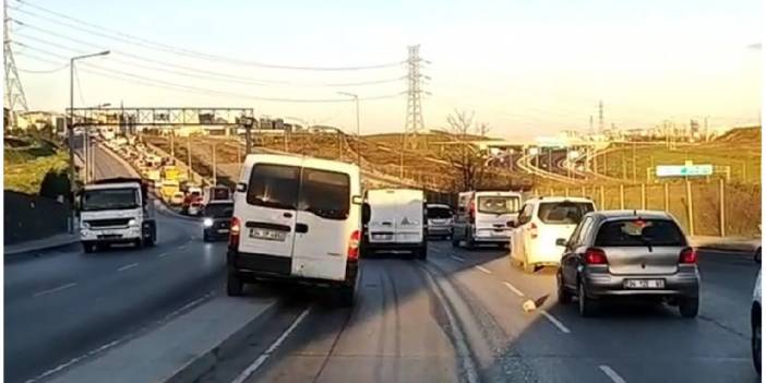 Trafikten kaçarken refüje takılan sürücüye tepki