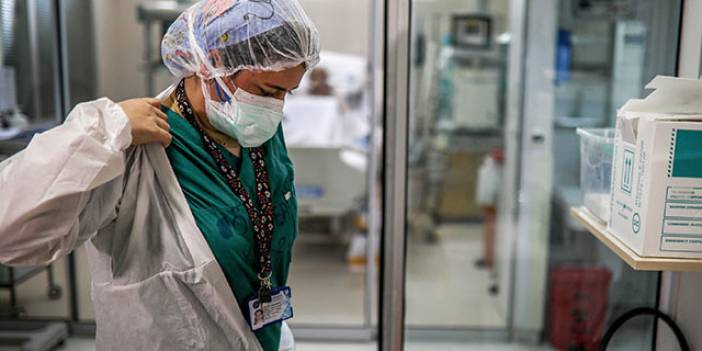 Uzmanlar tarih verdi: Omicron baskın hale gelebilir