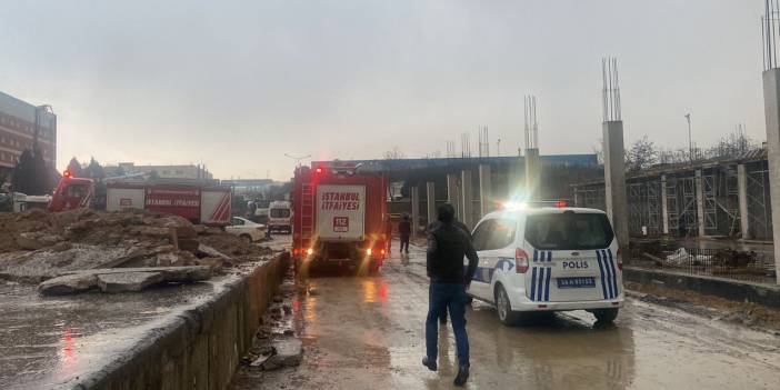 Tuzla'da istinat duvarı çöktü, bir işçi altında kaldı