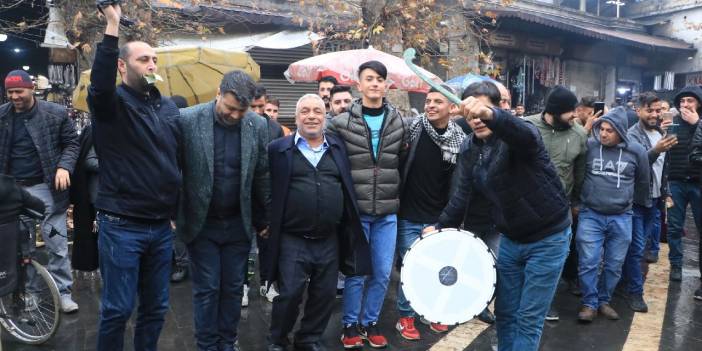 'Dolar düştü' halayı