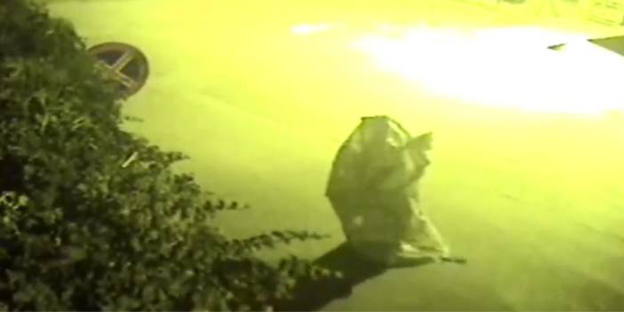 Arkadaşının kartını çaldı: Para çekmeye böyle gitti