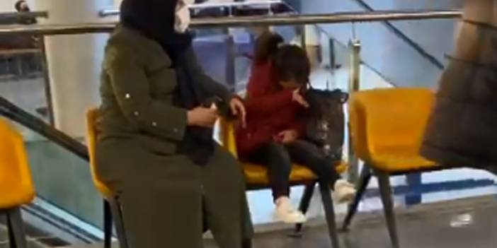 Poliklinikteki çocuğun dizine vurup, tokat attı; o anlar kamerada