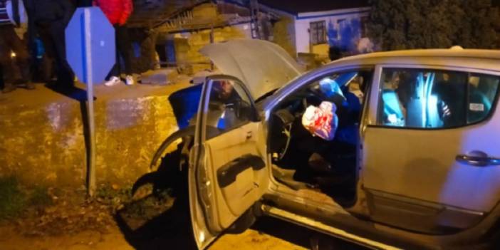 Pikap bahçe duvarına çarptı: 5 yaralı