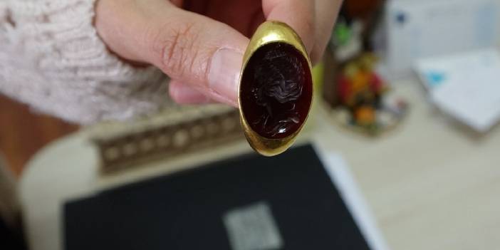 Roma dönemine ait yüzüğü satmaya çalışırken yakalandı