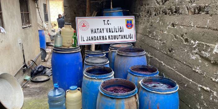 6 bin 280 litre sahte içki ele geçirildi: 2 gözaltı