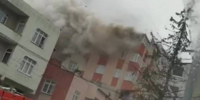 Bağcılar'da 4 katlı binada yangın