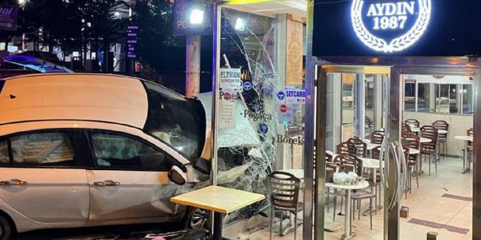 Otomobil börekçiye girdi