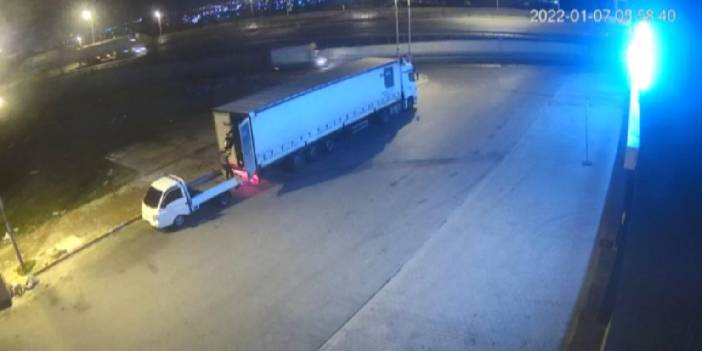 Kamyonetle geldiler: TIR'daki lastikleri çaldılar