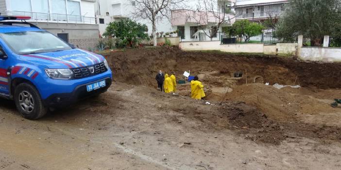 Temel kazısında Roma döneminden mezarlar bulundu