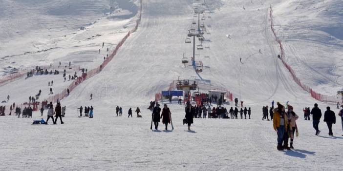 Bingöl'de sezon açıldı: Kayak merkezine yoğun ilgi